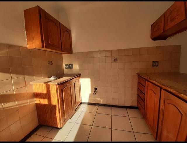 2 BEDROOM APARTMENT FOR SALE IN EMPANGENI CENTRAL